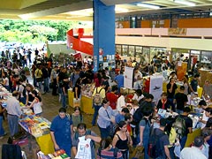 Festa do livro em 2008: 5 mil visitantes por dia, 129 editoras (foto: Arquivo/Edusp)