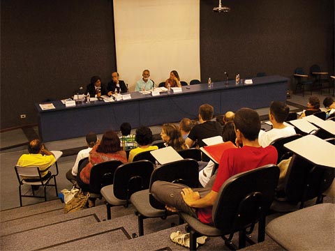 Em seminário, alunos e Adusp discutem democracia na USP (foto: Rodrigo Arriagada)
