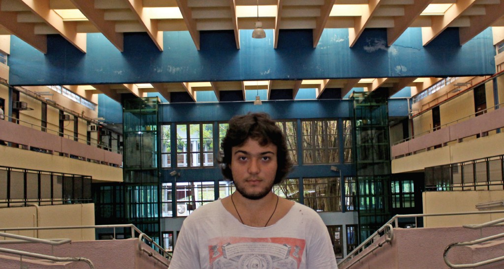 Lucca Palmieri, aluno de Ciências Sociais, deixou a Astronomia por não conseguir diversificar a grade (Foto: Luiza Queiroz)
