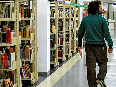 O SIBi (Sistema Integrado de Bibliotecas) não soluciona questão da burocracia (foto: Carol Nehring)