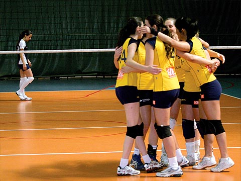 Politécnica vence EEFE no volêi feminino; foto: Yuri Gonzaga