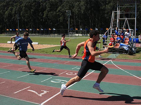 A numerosa equipe de atletismo participou de todas as provas e bateu várias marcas (foto: Ana Nunes)