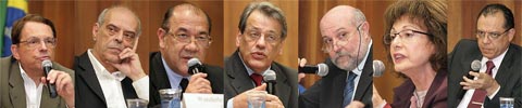 Os reitoráveis Rodas, Miraglia, Messias, Sawaya, Altafim, Penin e Oliva durante debate promovido pelo JC (fotos: Yuri Gonzaga)