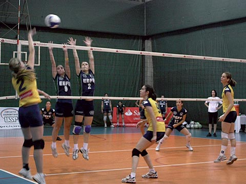 O vôlei da Poli vence novamente e conquista mais um campeonato (foto: Amanda Previdelli)