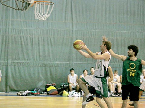 Equipe atropelou a FAU por 71 a 20 no basquete masculino na segunda rodada (foto: William Paiva)