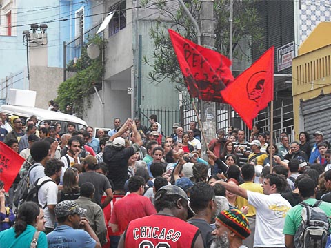 Ato do dia 18 de maio (foto: Márcia Scapaticio)