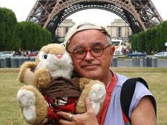 Silvio, o coelho e a torre: Tour em Paris (foto: Arquivo pessoal)