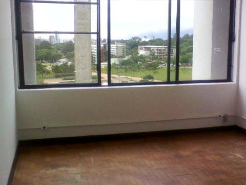 Salas do sexto andar, antes ocupado pela Edusp, já estão vazias (foto: Alexandrino Nunes)