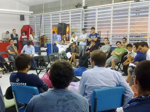 Reunião com cerca de 40 pessoas no dia 10/11 (foto: Marina Ribeiro)