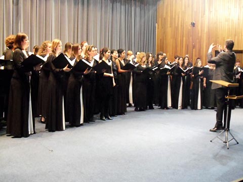 CoralUSP e Washington Singers cantam juntos (foto: Igor Resende)