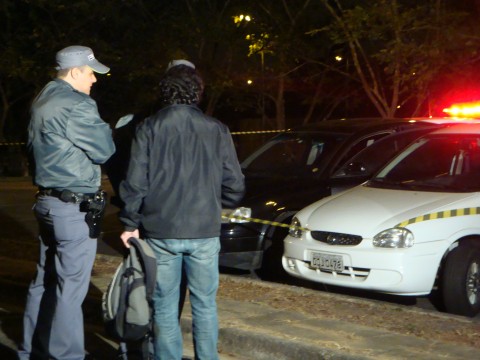 Policia foi acionada pela Guarda Universitária e interditou o local (foto: Rafaela Carvalho) 