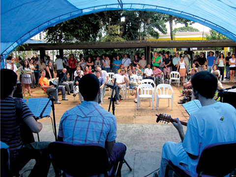 Grupo de choro João de Barro animou o espaço Ágora (imagem: Divulgação/Marcelo Clayton)