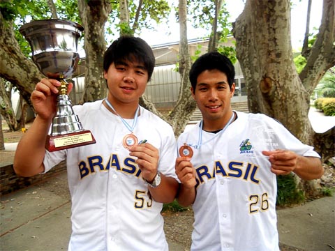 Fábio Nakamura e Jun Sato após premiação do Campeonato (foto: Rafael Kiryu)