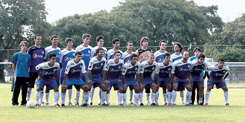 Mesmo derrotados, a boa defesa do time da EEFE garantiu o placar apertado (foto: Silvio Augusto Jr.)