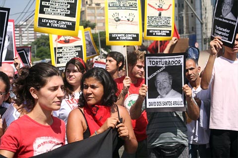 “São sinais de que o direito à memória foi apropriado pelos jovens como um direito deles”, diz Paulo Abrão sobre os escrachos populares (foto: Paulo Iannone)