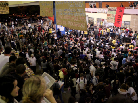 Estudantes promoverão ato e abaixo-assinado em apoio aos processados (Foto:Thiago Benatti)