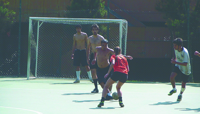 Com homens e mulheres, times mistos conferem singularidade à competição. Foto: Mariana Melo