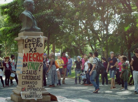 Protesto pautou racismo, cotas na universidade e violência policial. (Foto: Gregório Nakamotome) Protesto pautou racismo, cotas na universidade e violência policial. (Foto: Gregório Nakamotome)