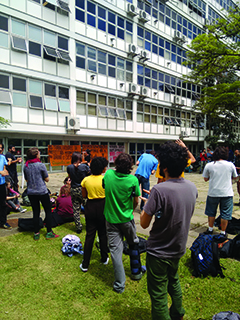 Protesto realizado na terça-feira (6), na porta da Antiga Reitoria (foto: Leandro Bernardo)