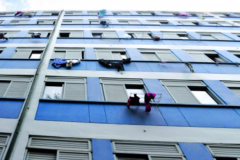 Falta de vagas, moradores irregulares, aprovação por afinidade: a procura por um quarto no Crusp pode durar meses (Foto: Roberta Vassallo)