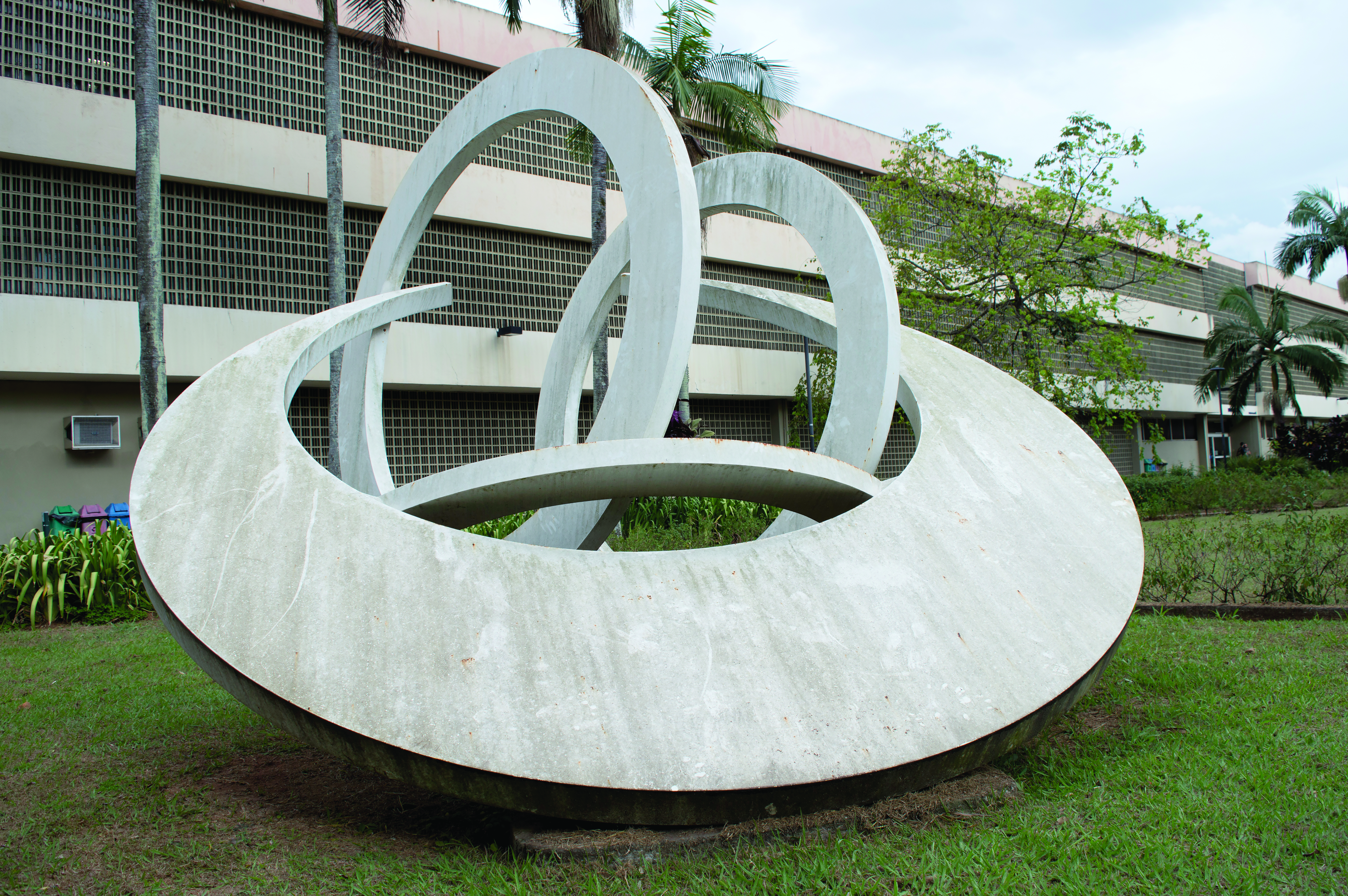A obra "ECA" representa o diálogo entre arte e comunicação. (Foto: Isadora Vitti)