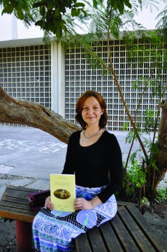 Ellen escreveu livro sobre dança (foto: Luiza Magalhães)