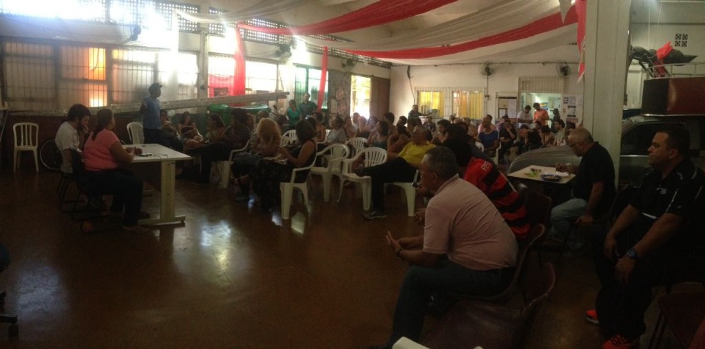 Reunião aberta organizada pelo Sintusp buscou ações para proteger o espaço do cercamento. Foto: Mayara Paixão