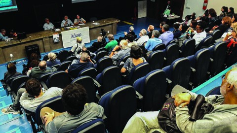 Reunião da ADUSP. Foto: Guilherme Weffort